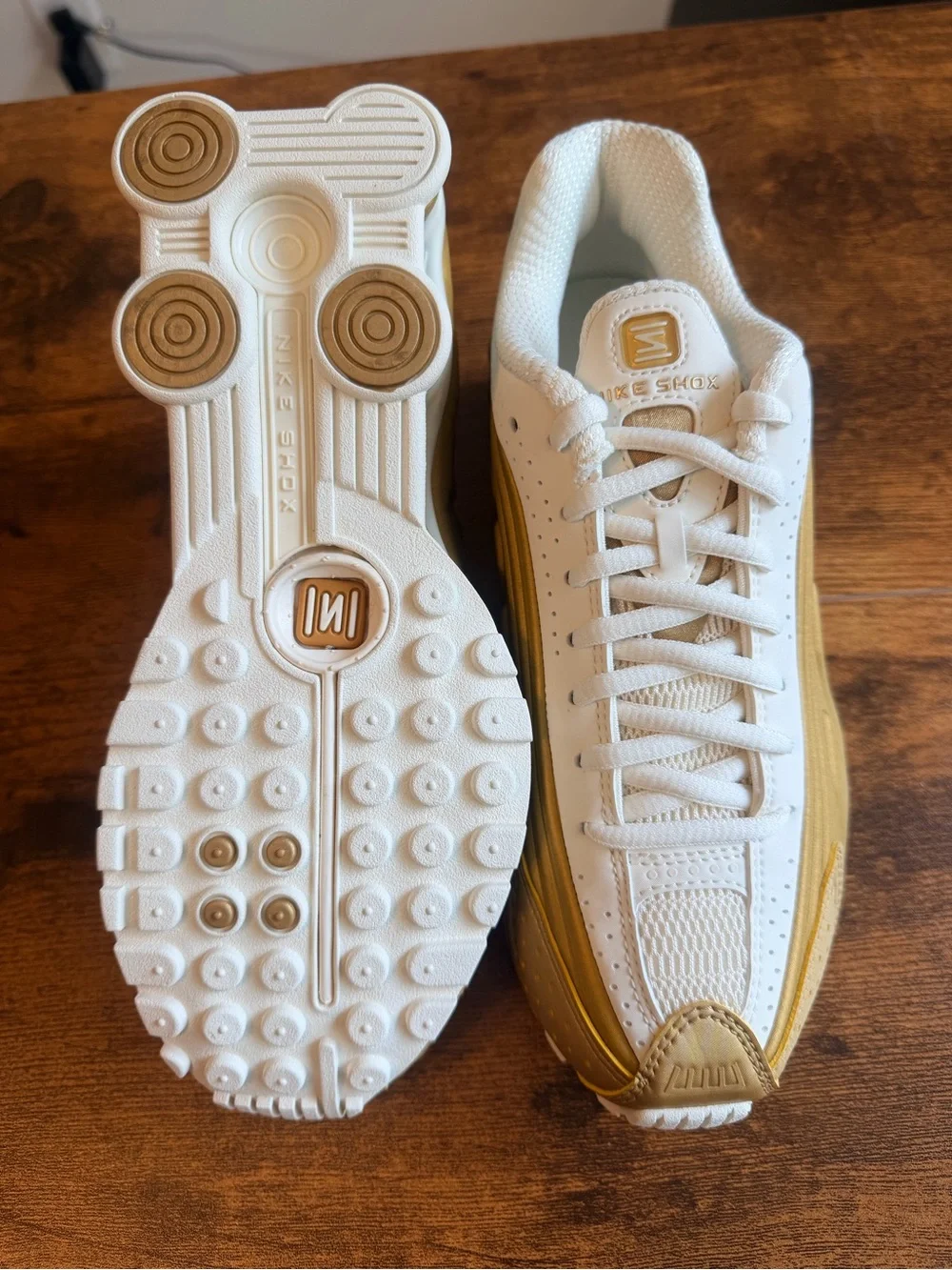 Nike Women’s White and Gold Shox Running Shoes 6W